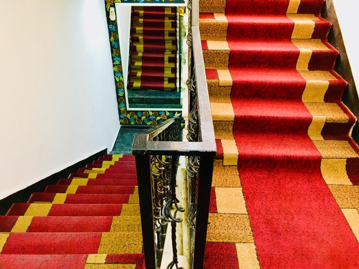 Hotel Nice Tbilisi Esterno foto
