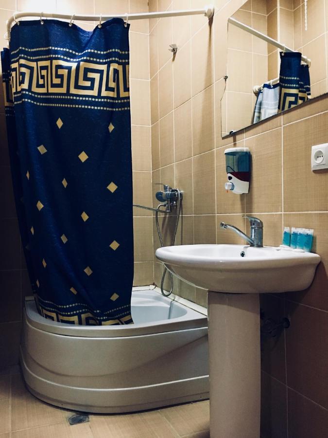 Hotel Nice Tbilisi Esterno foto