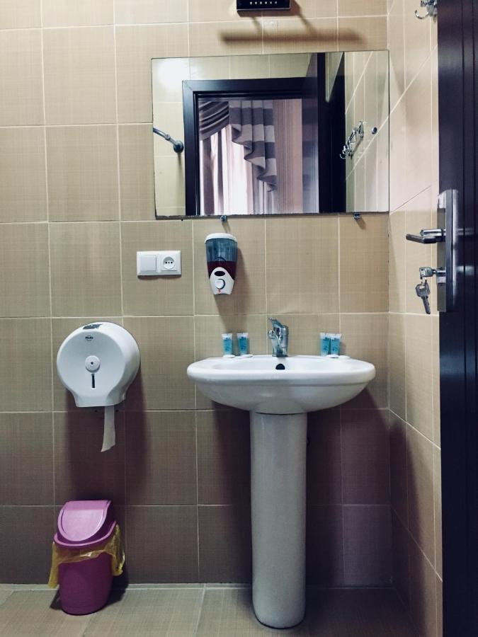 Hotel Nice Tbilisi Esterno foto