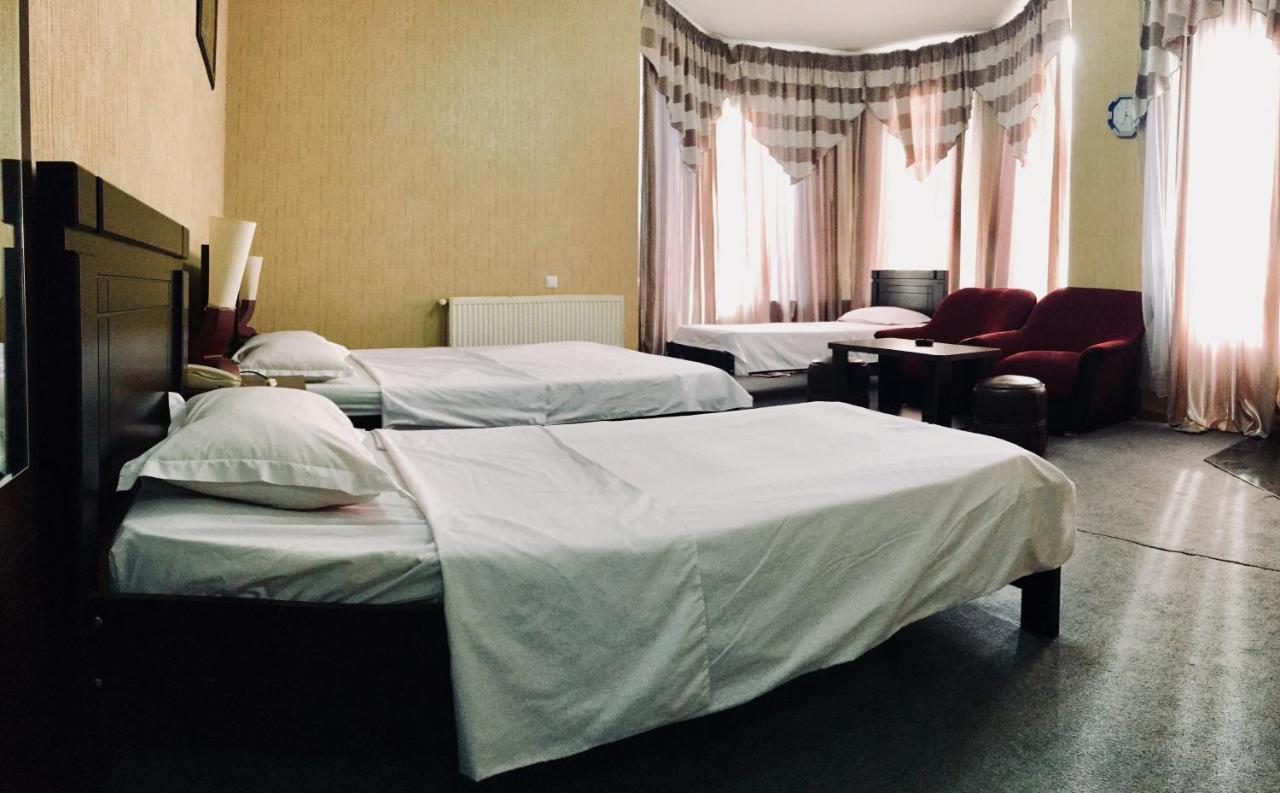 Hotel Nice Tbilisi Esterno foto