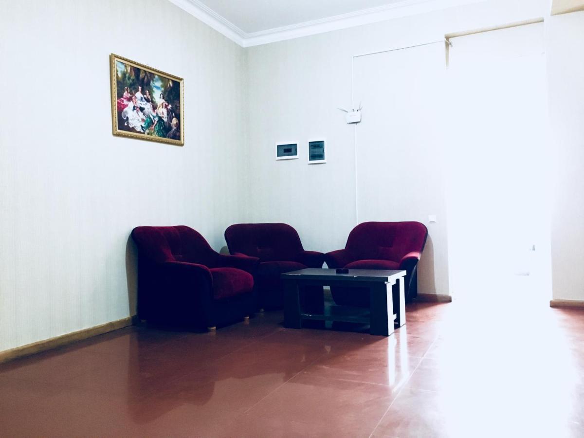 Hotel Nice Tbilisi Esterno foto